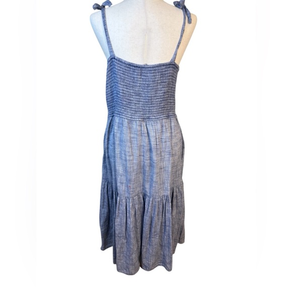 Blue chambray smocked bodice sundress size L preowned - Picture 2 of 8